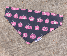 Load image into Gallery viewer, PINK PUMPKINS BANDANA
